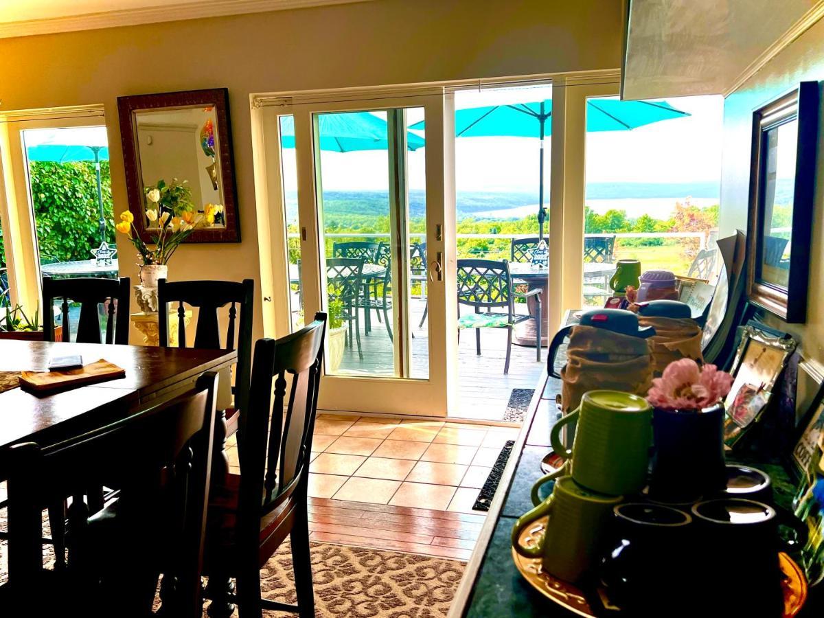 A Cayuga Lakefront - Alt, New York 3*