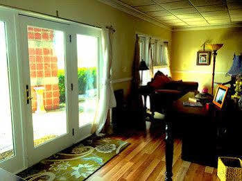 A Cayuga Lakefront - Alt, New York Hotel